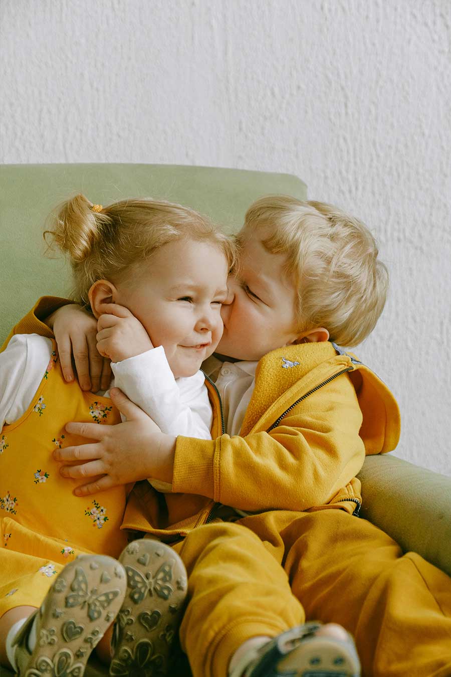 Deux enfants jumeaux